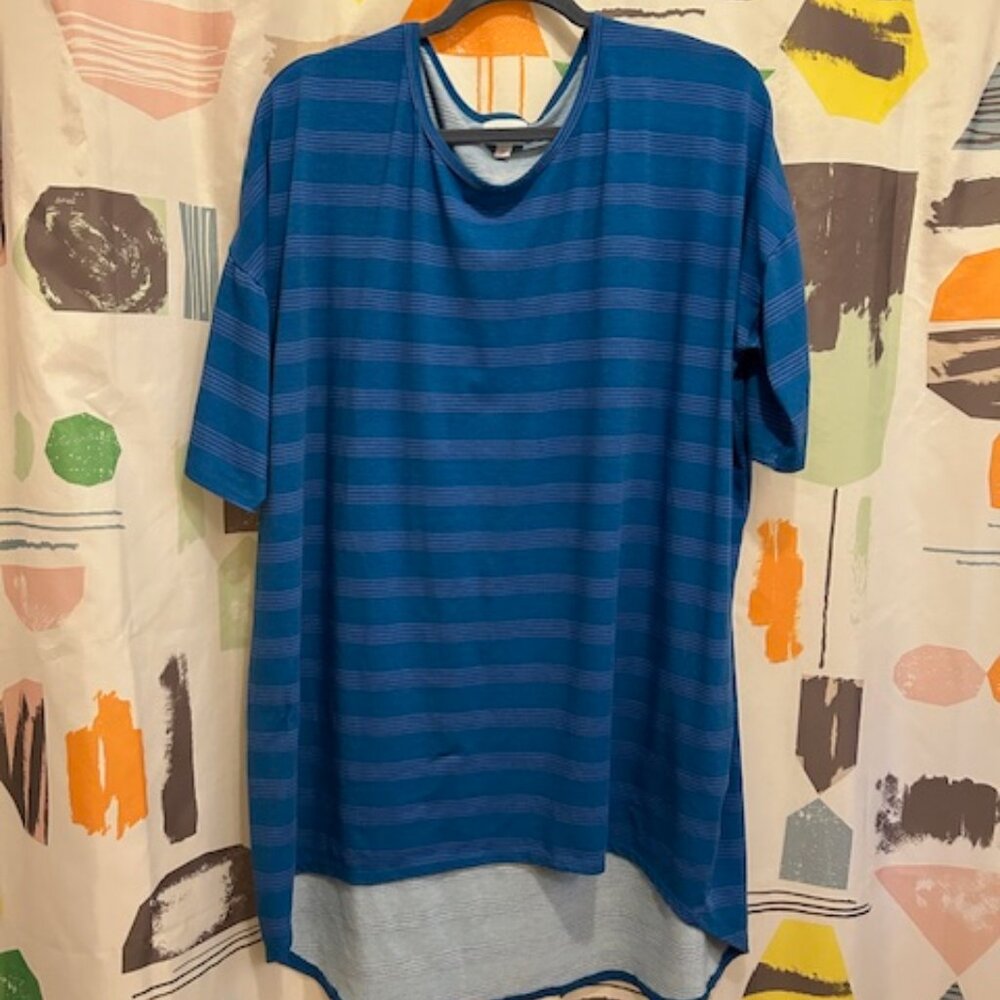 LuLaRoe Irma Blue Stripe Tunic T-shirt Top, XL Oversized 3/4 Sleeve High-Low Hem